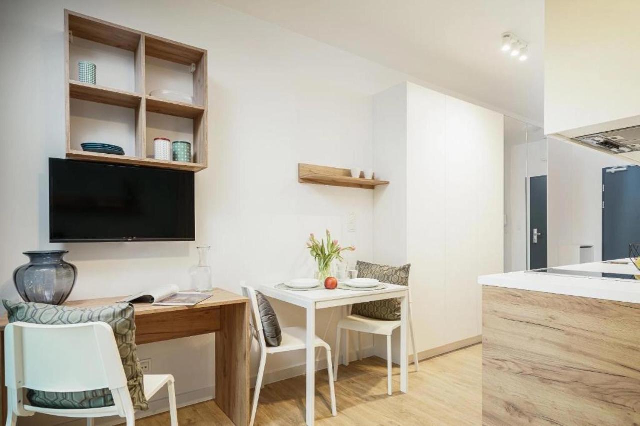 Apartamenty Na Jaworskiej วรอตซวาฟ ภายนอก รูปภาพ
