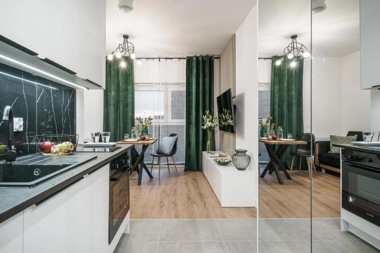 Apartamenty Na Jaworskiej วรอตซวาฟ ภายนอก รูปภาพ